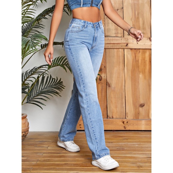 NWT High Waist Straight Leg Jeans - Picture 3 of 4